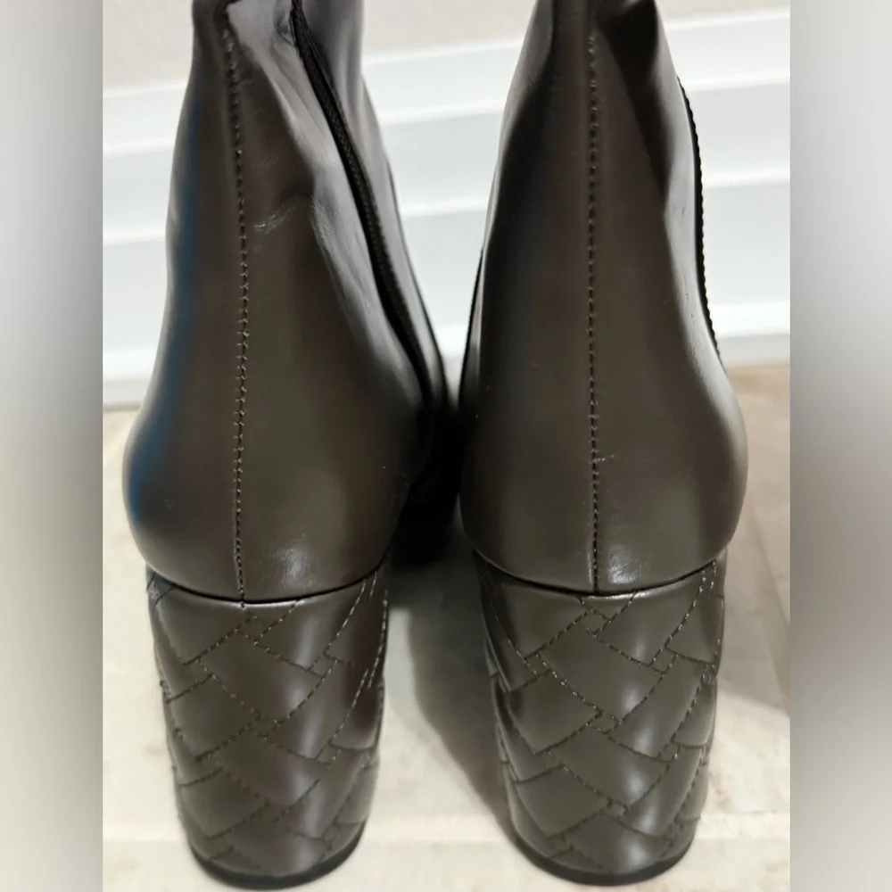 Women's Over-the-Knee Platform Boots in Dark Brown